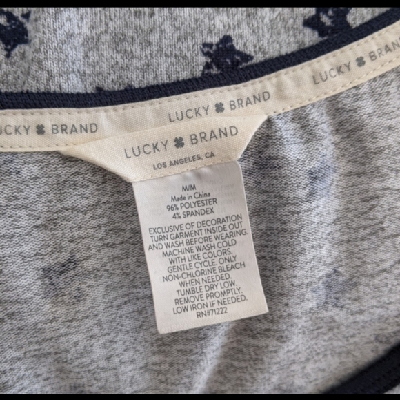 ⭐Lucky Brand⭐ Navy & Grey Stars Printed Sleeveless Tank Top Medium - Picture 2 of 5